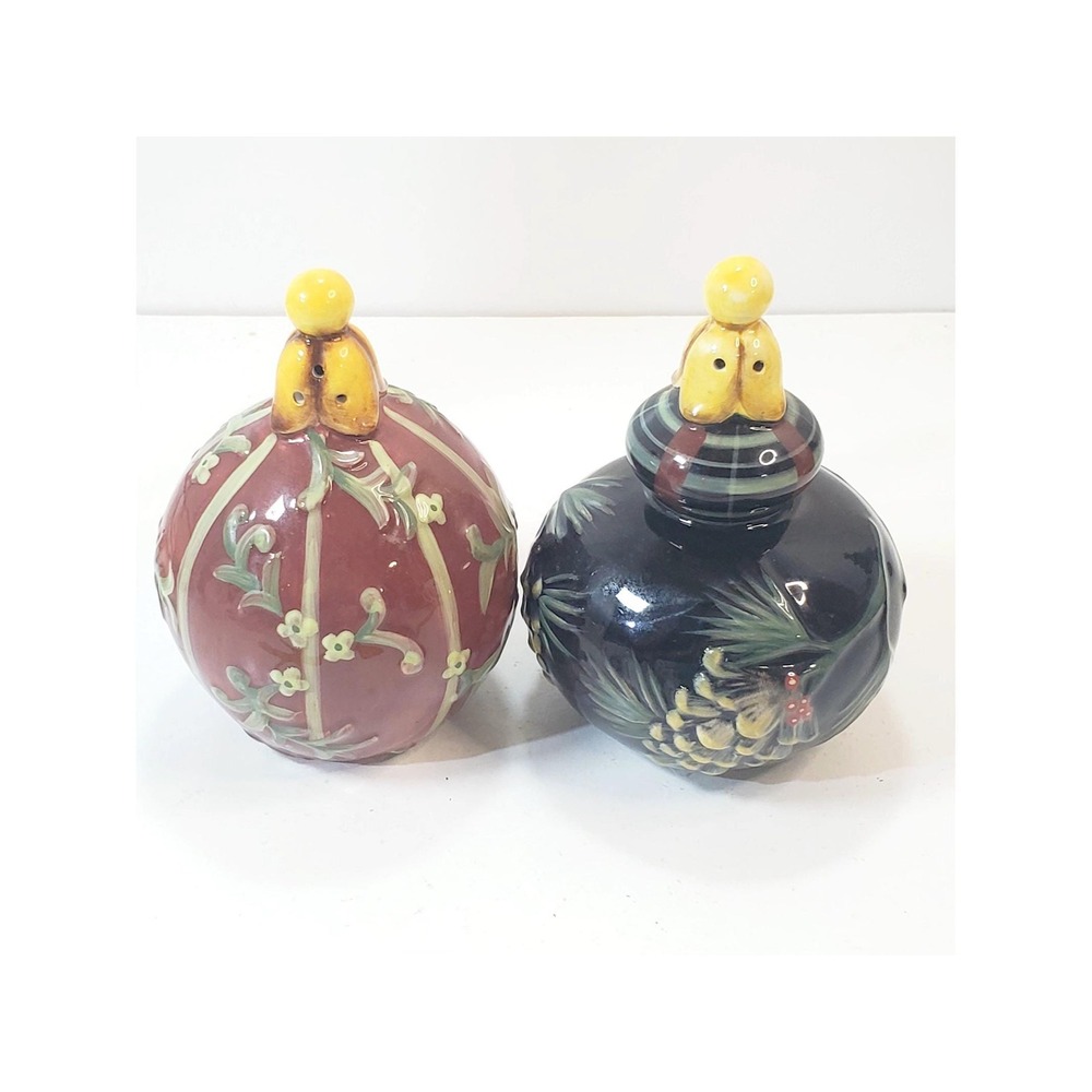Vintage CIC Ceramic Christmas Ball Ornaments Salt and Pepper Shakers